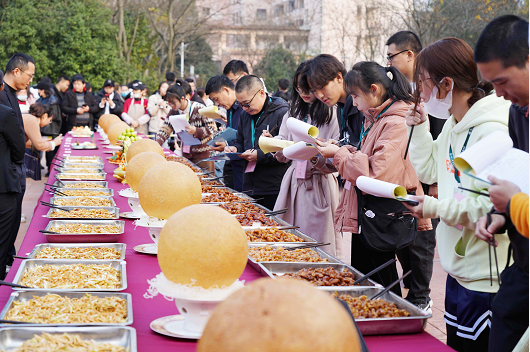 杭州網浙江農林大學實施光盤行動一學期師生消費更理性剩菜剩飯少一半